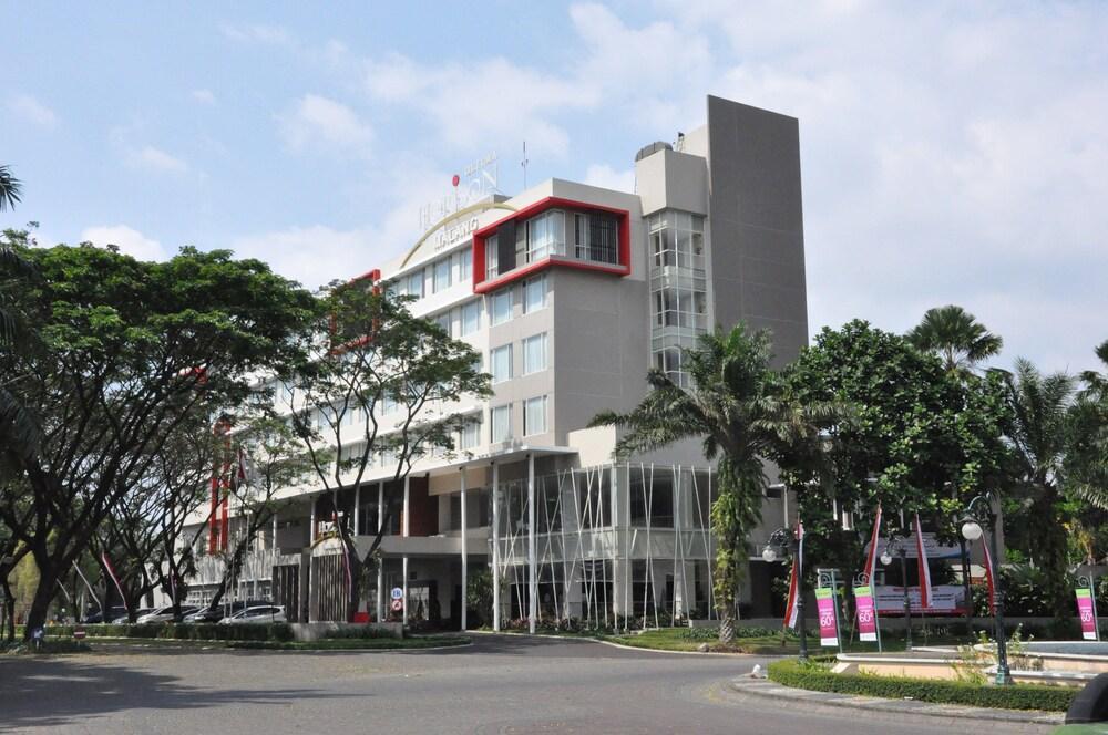 แกรนด์ จักรา โฮเทล มาลัง Hotel มะลัง ภายนอก รูปภาพ