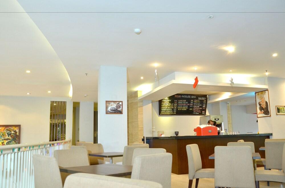 แกรนด์ จักรา โฮเทล มาลัง Hotel มะลัง ภายนอก รูปภาพ