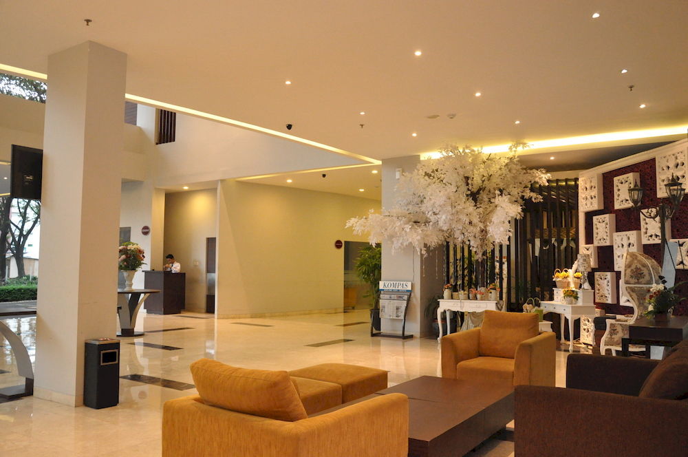 แกรนด์ จักรา โฮเทล มาลัง Hotel มะลัง ภายนอก รูปภาพ